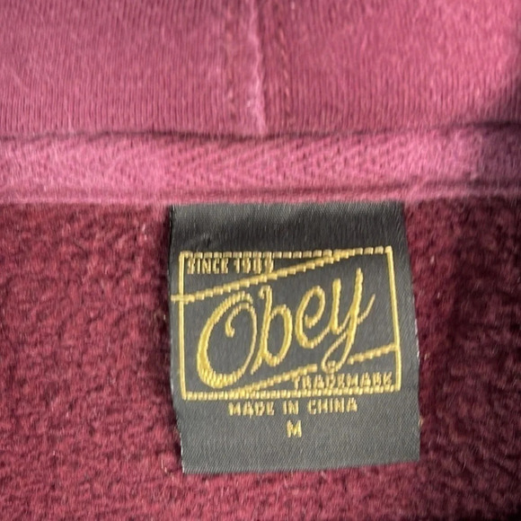 OBEY Wine Cropped Graphic Logo Sweatshirt Hoodie with Kangaroo Pocket Baddie M - Picture 7 of 10